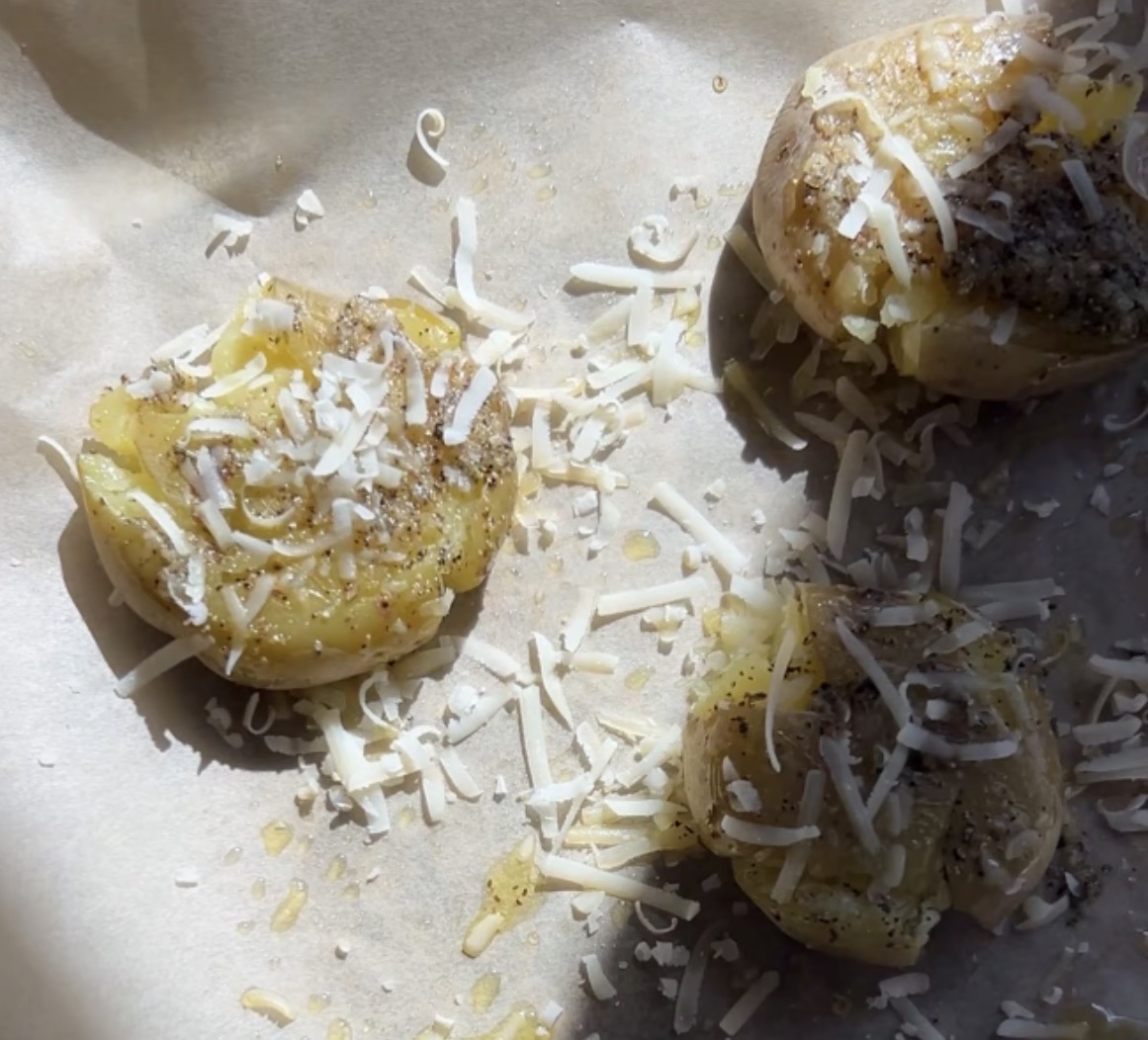 Parmesan Smashed Potatoes (Ultra Crispy and Golden) - The Spice Girl ...